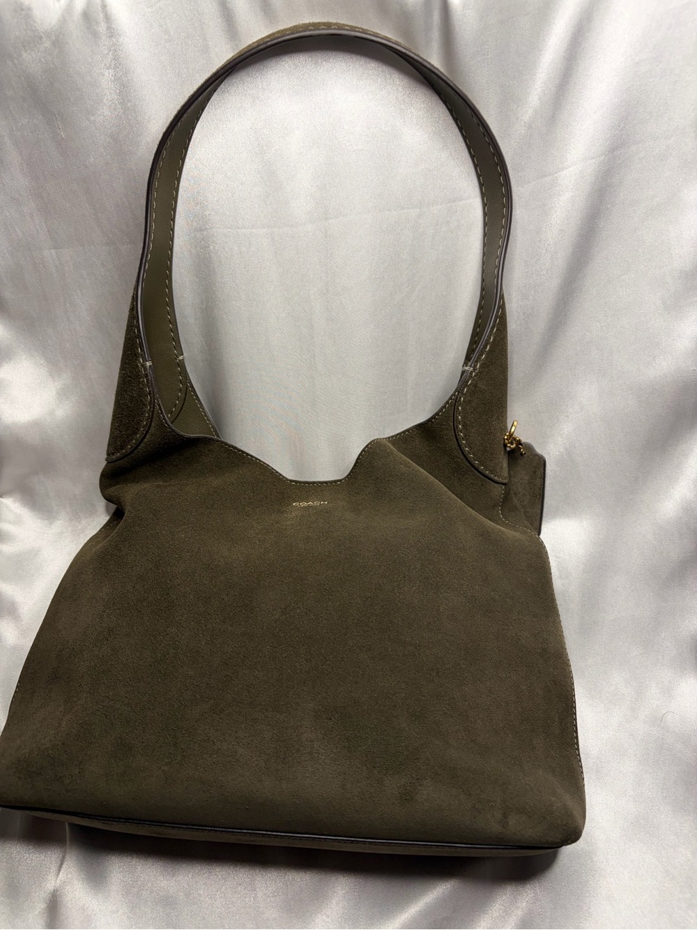 Coach Olive Suede Brooklyn 28 Shoulder Bag - Elegant Everyday Carry Bag - Picture 3 of 7